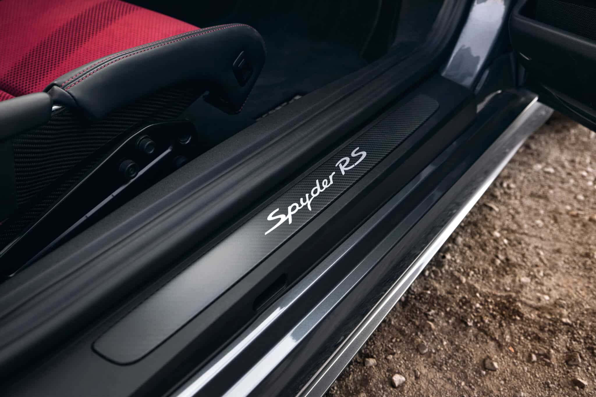 Porsche 718 Spyder RS: la sportiva cabrio  con il motore da 500 CV