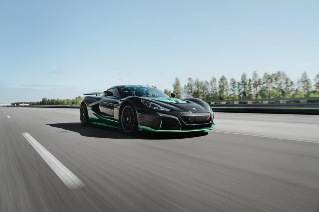 Rimac Nevera durante la sua corsa a caccia dei 23 record conquistati in un'unica giornata