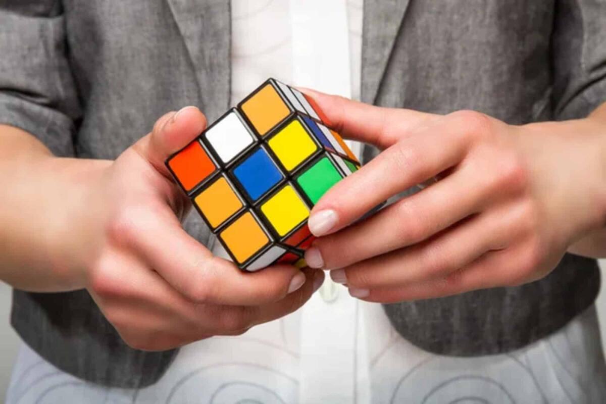 Cubo di Rubik: storia, risoluzione e curiosità sul famoso puzzle colorato - 