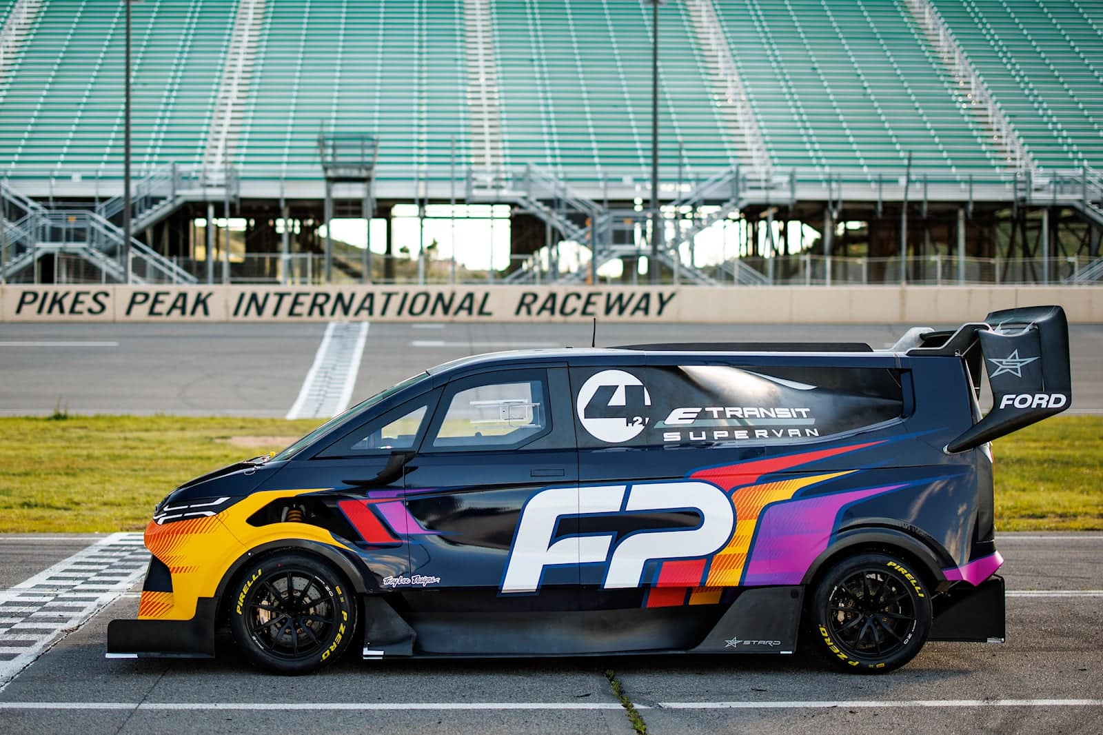 Ford Supervan 4.2: aerodinamica estrema per il "furgone" che correrà la Pikes Peak