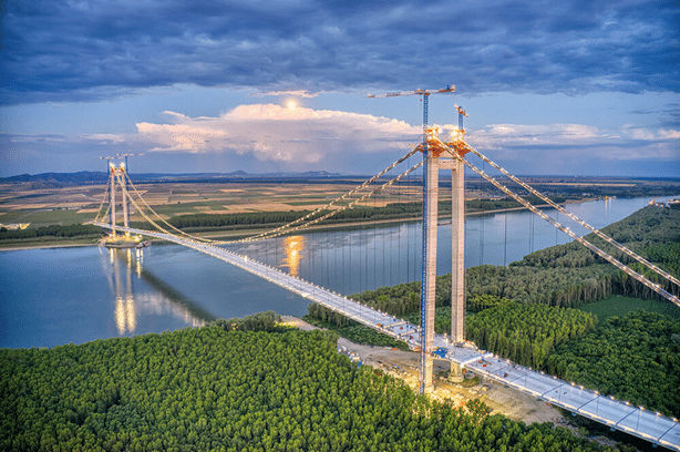Fasi realizzative del Ponte di Brăila. (Credits: World Highways)