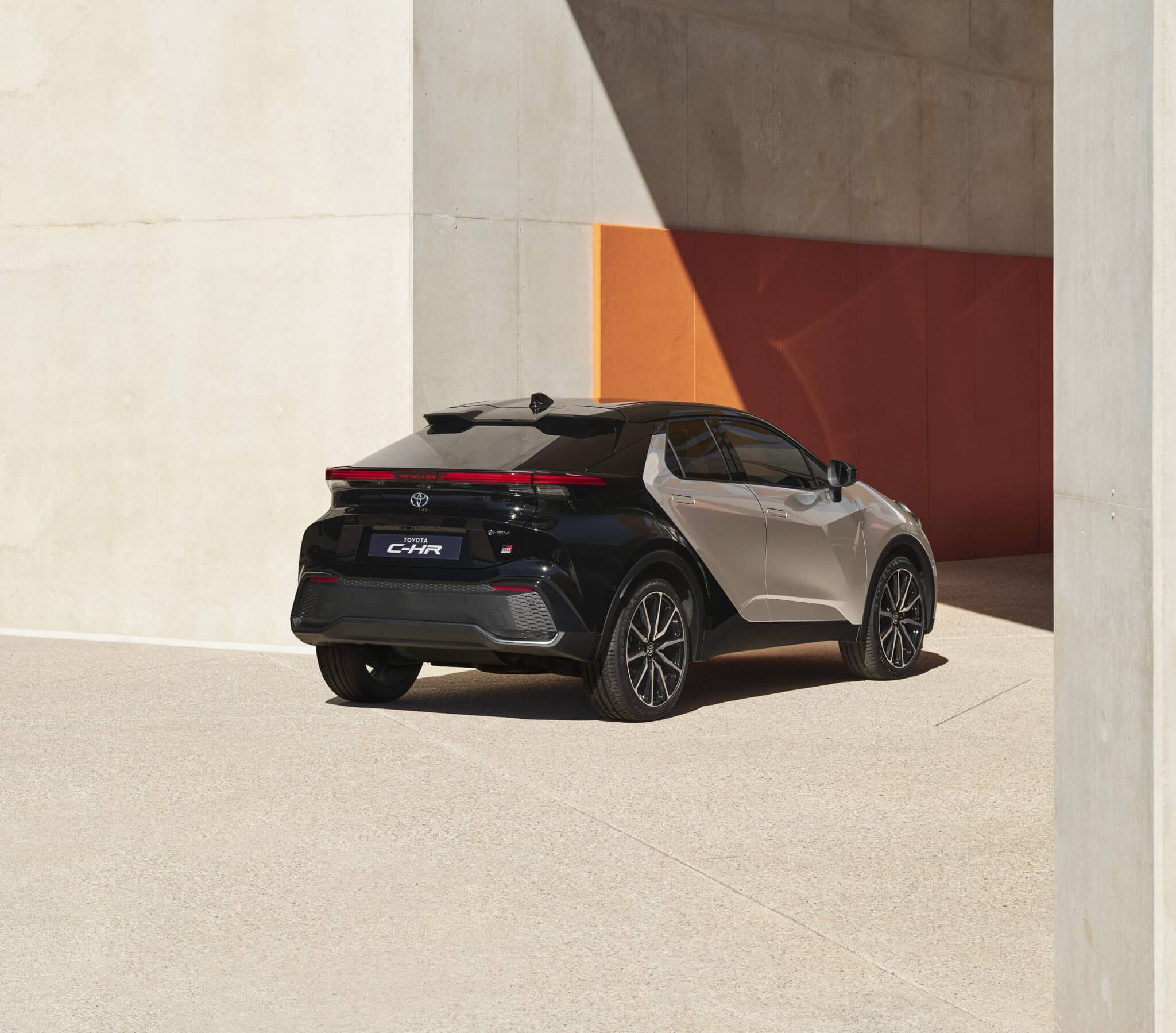 Toyota C-HR: arriva la nuova generazione con motore ibrido Plug-in