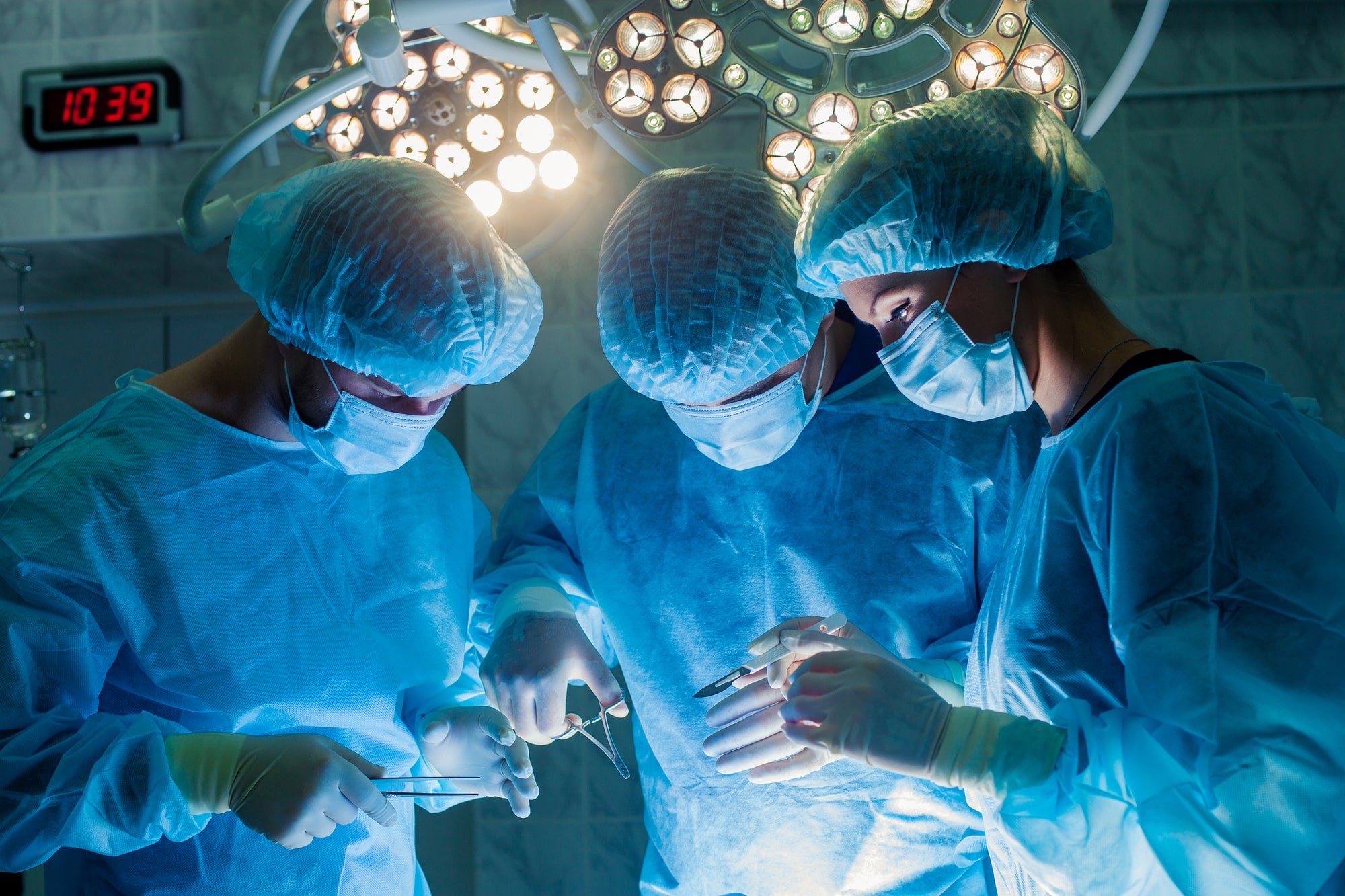 La chirurgia guidata da fluorescenza abbinata all'endoscopia è una delle tecniche più attuate per la rimozione delle cellule cancerose.