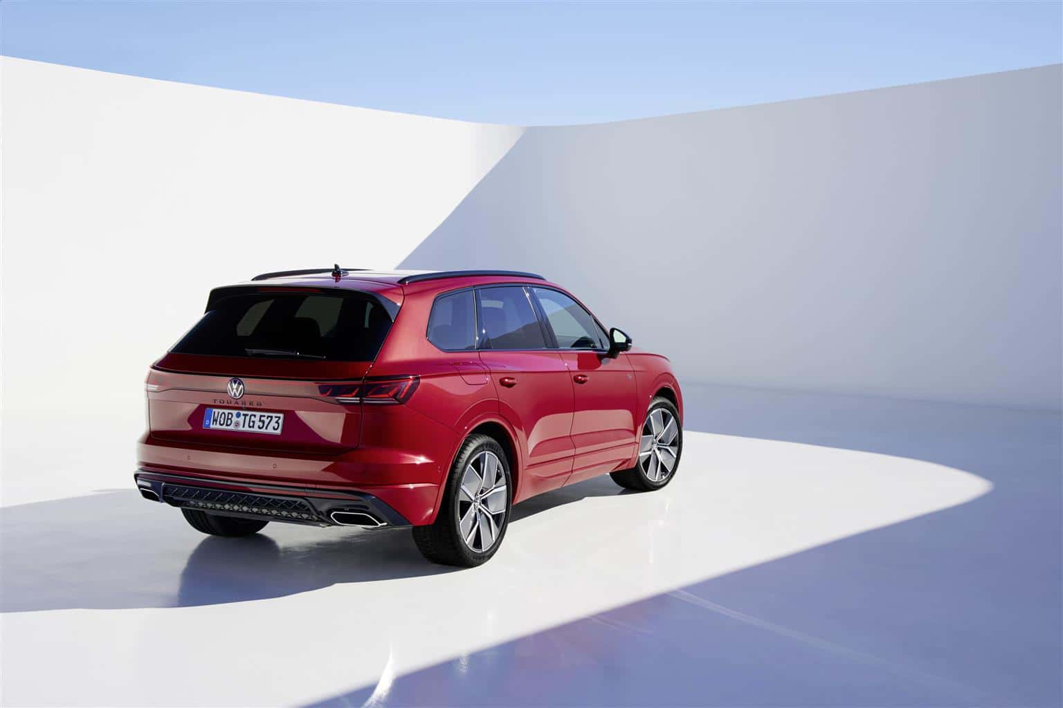 Nuova Volkswagen Touareg disponibile in Italia: prezzi, allestimenti e caratteristiche
