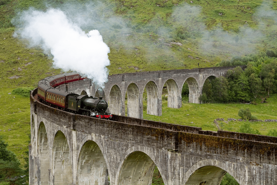 Jacobite Steam Train. (Credits: Rove.me)