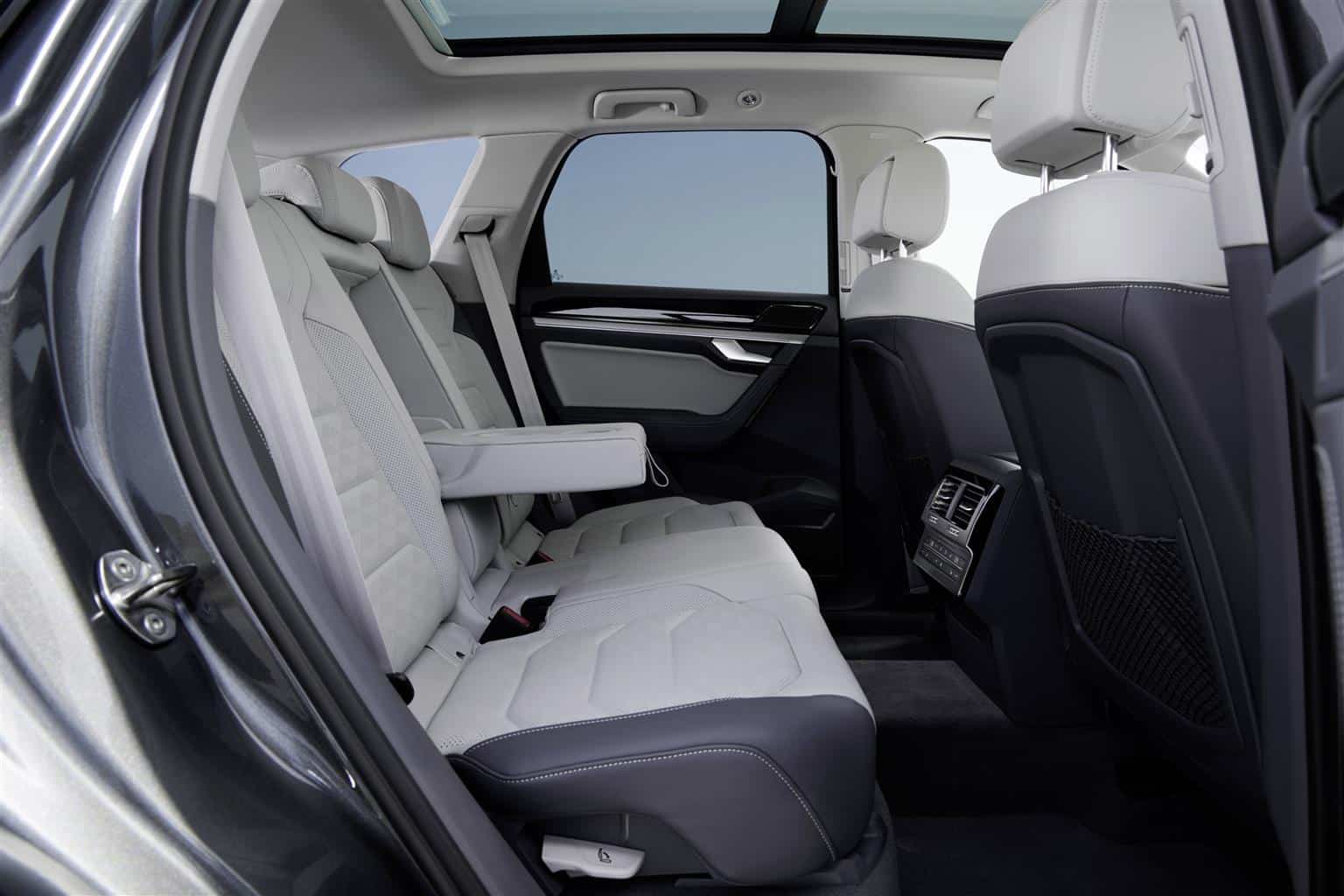 Nuova Volkswagen Touareg disponibile in Italia: prezzi, allestimenti e caratteristiche