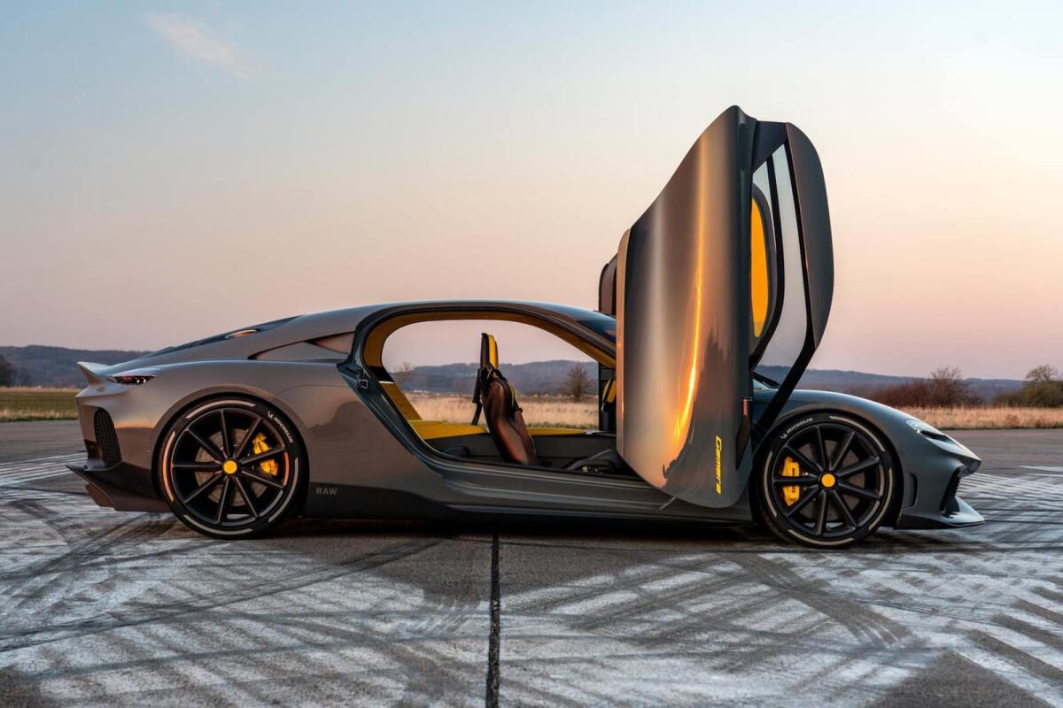 Koenigsegg Gemera: dimentica il 3 cilindri, ora monta un V8 da 2300 CV - 