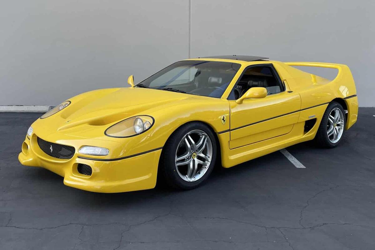 Pontiac Fiero "travestita" da Ferrari F50 battuta all'asta per meno di 20 mila dollari - 