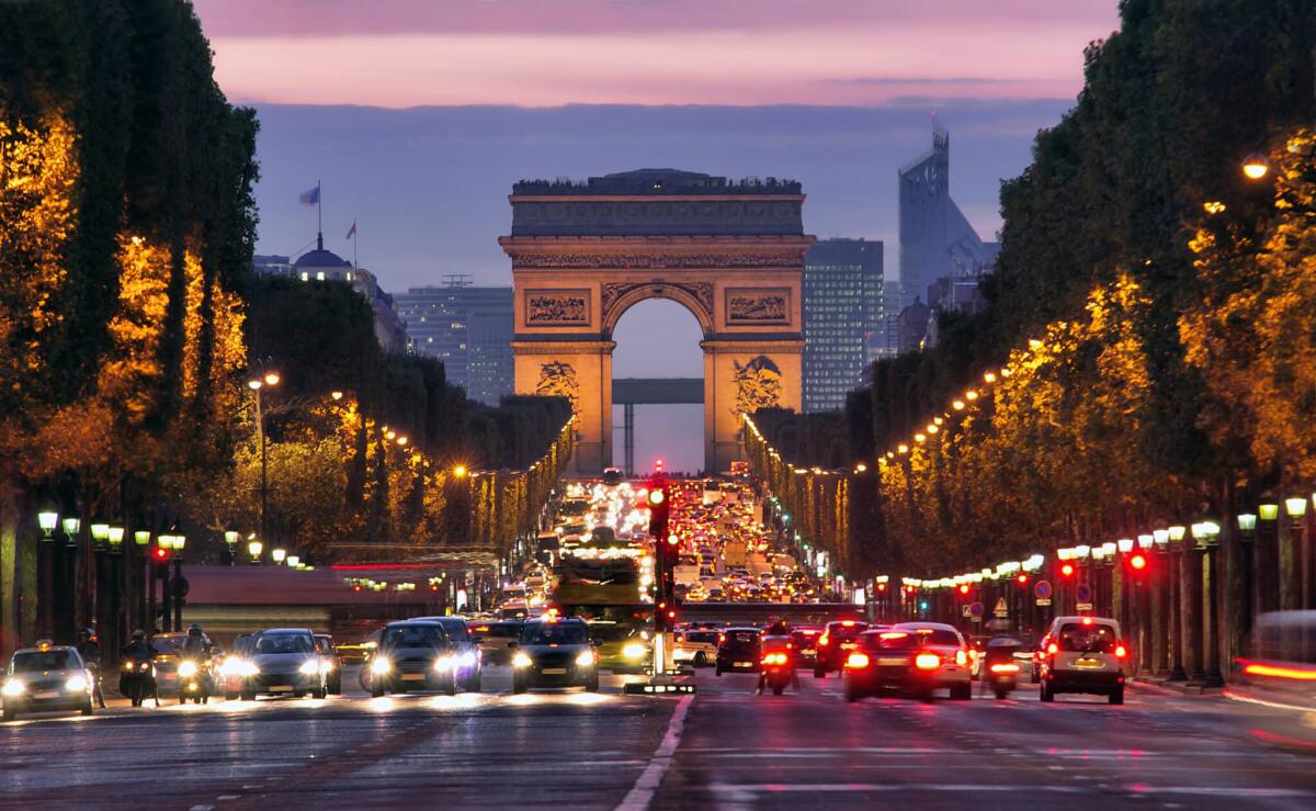 A Parigi verranno "puniti" i proprietari dei SUV: tariffe del parcheggio più costose - 