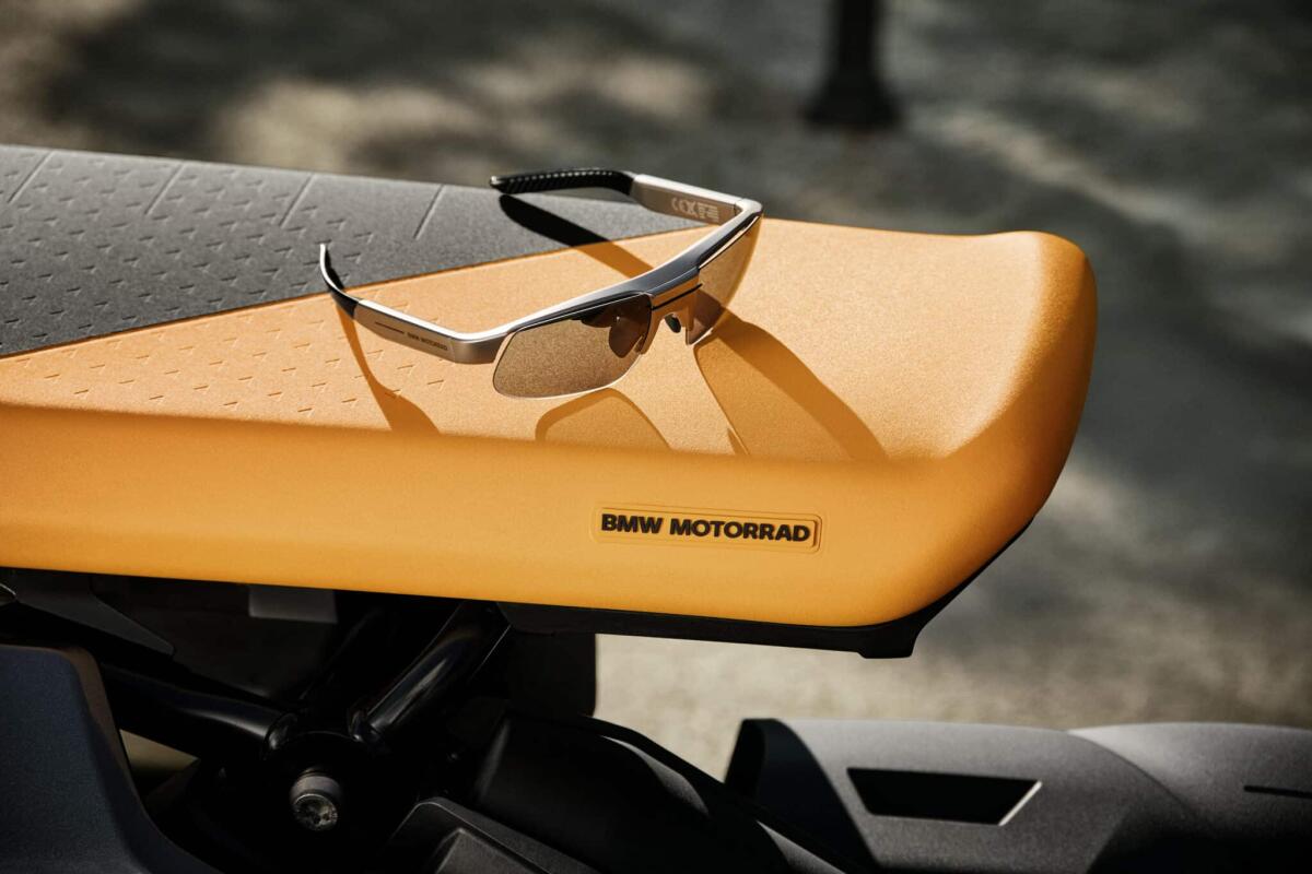Smartglasses ConnectedRide: ecco gli occhiali multitasking di BMW - 