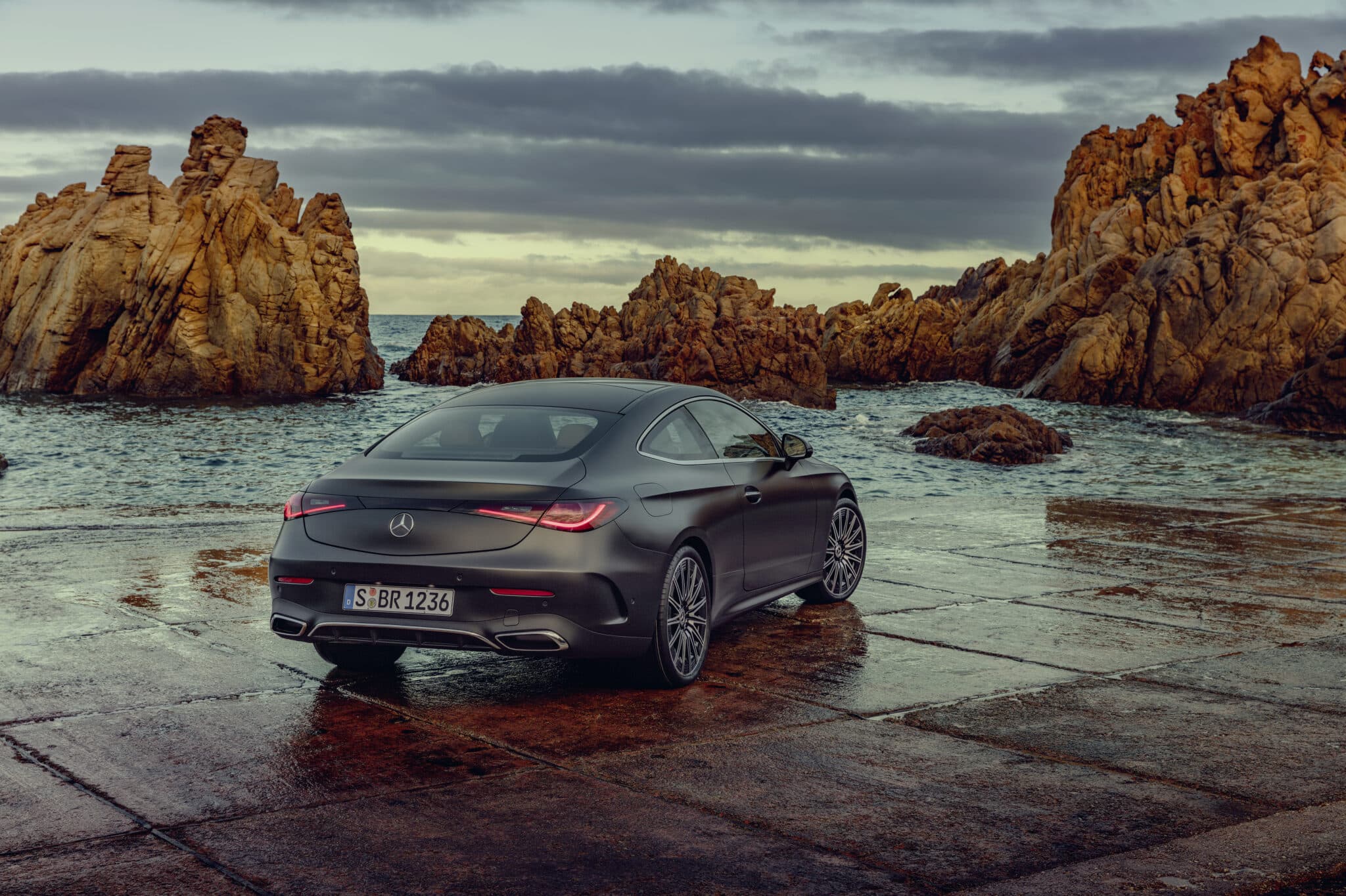 Mercedes CLE: l'ammiraglia arriva sia coupé che cabrio