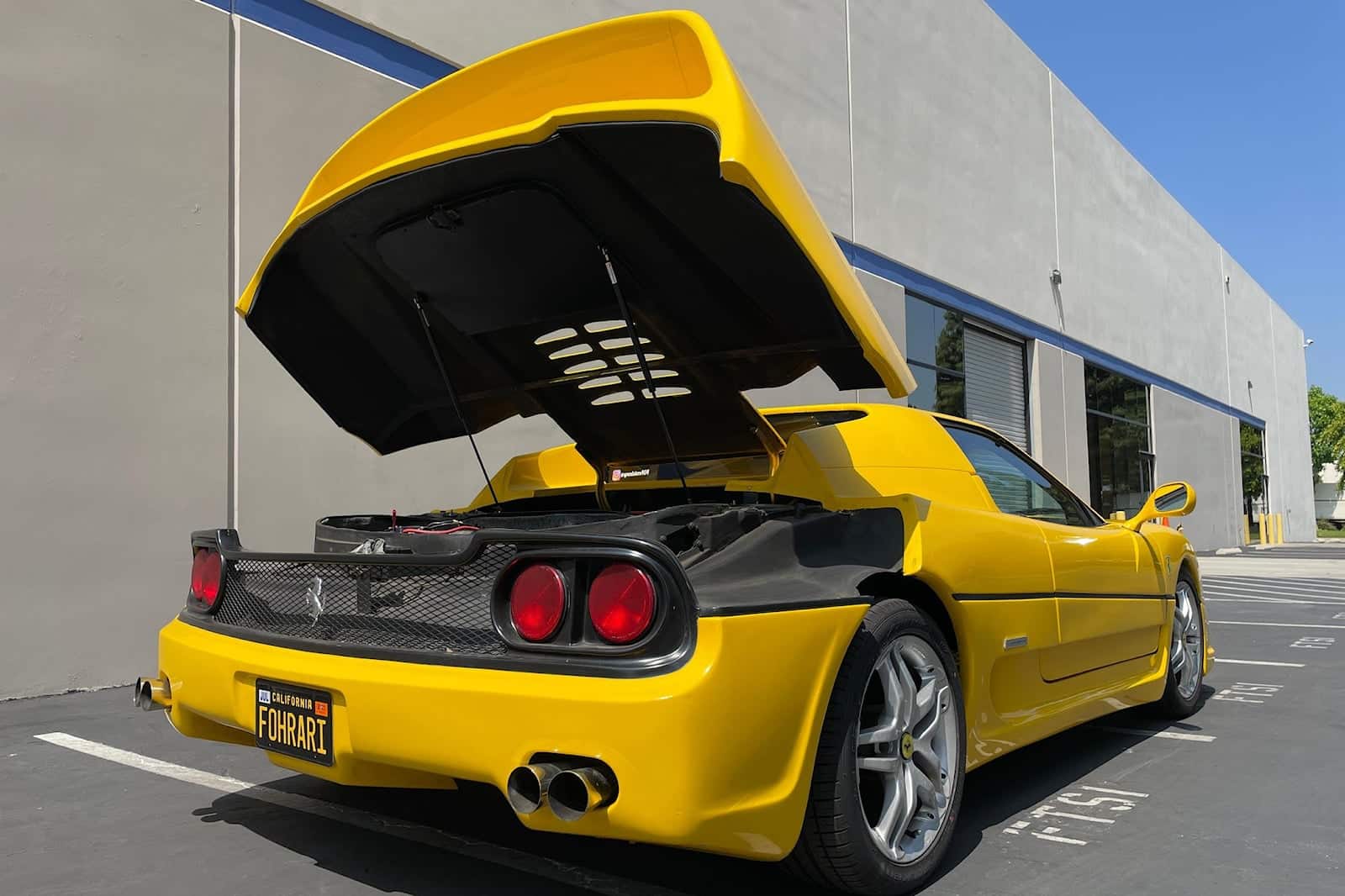 Pontiac Fiero "travestita" da Ferrari F50 battuta all'asta per meno di 20 mila dollari