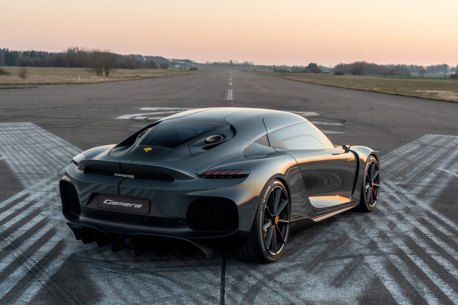 Koenigsegg Gemera: dimentica il 3 cilindri, ora monta un V8 da 2300 CV