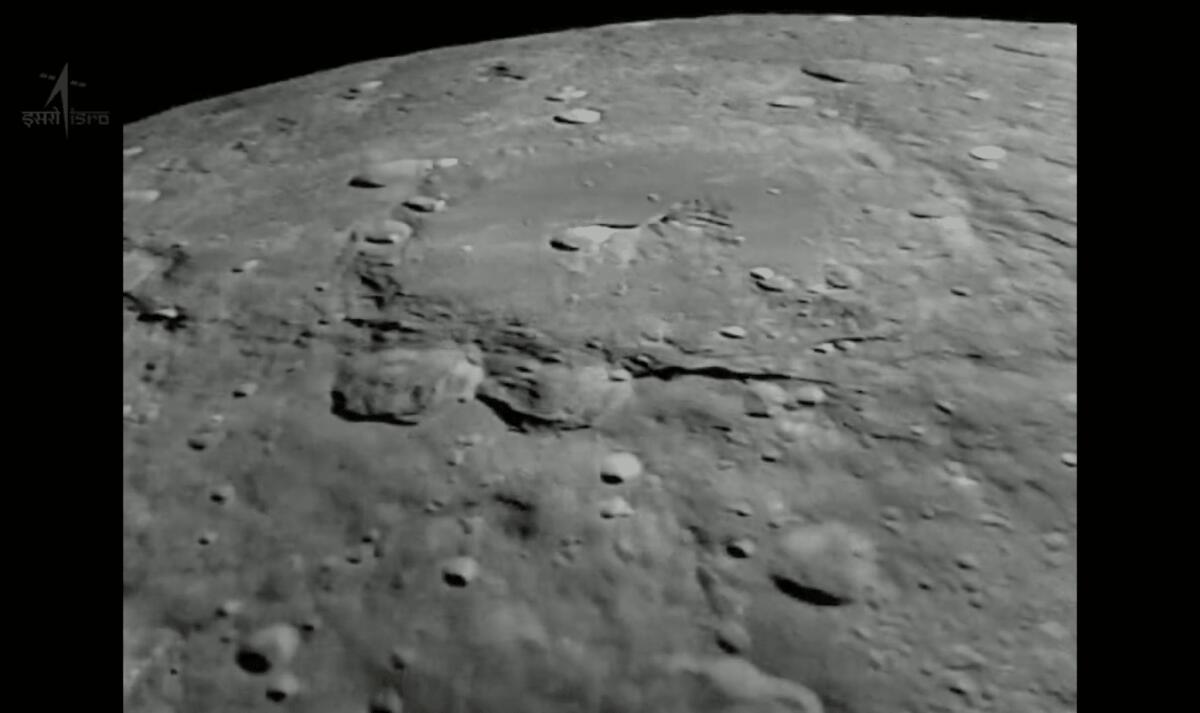 Chandrayaan-3 ci mostra la Luna prima del suo allunaggio - 