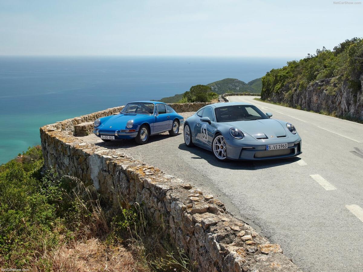 Porsche 911 S/T, l'auto dei puristi: 6 cilindri della GT3 RS e cambio manuale - 