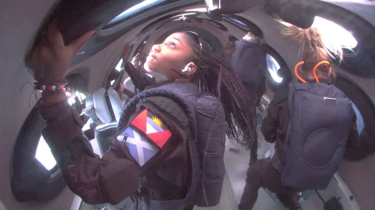 Virgin Galactic, effettuato un volo spaziale con turisti paganti - 