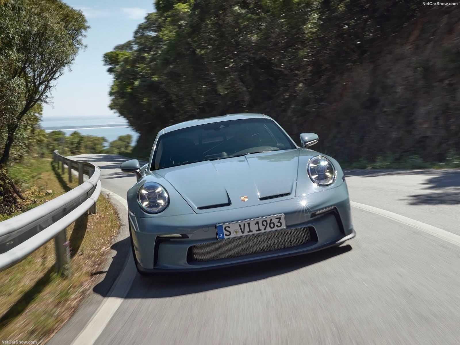 Porsche 911 S/T, l'auto dei puristi: 6 cilindri della GT3 RS e cambio manuale