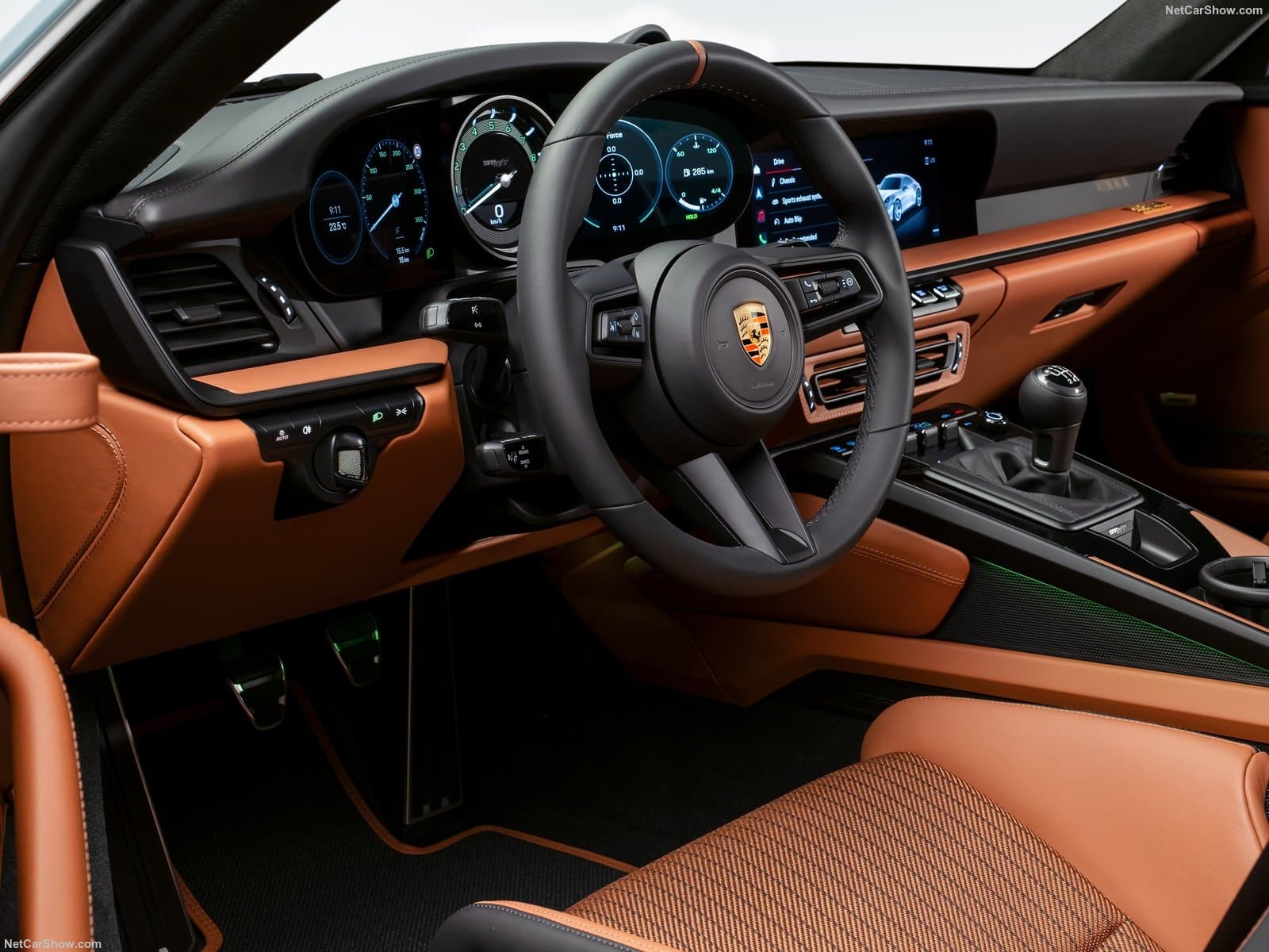 Porsche 911 S/T, l'auto dei puristi: 6 cilindri della GT3 RS e cambio manuale