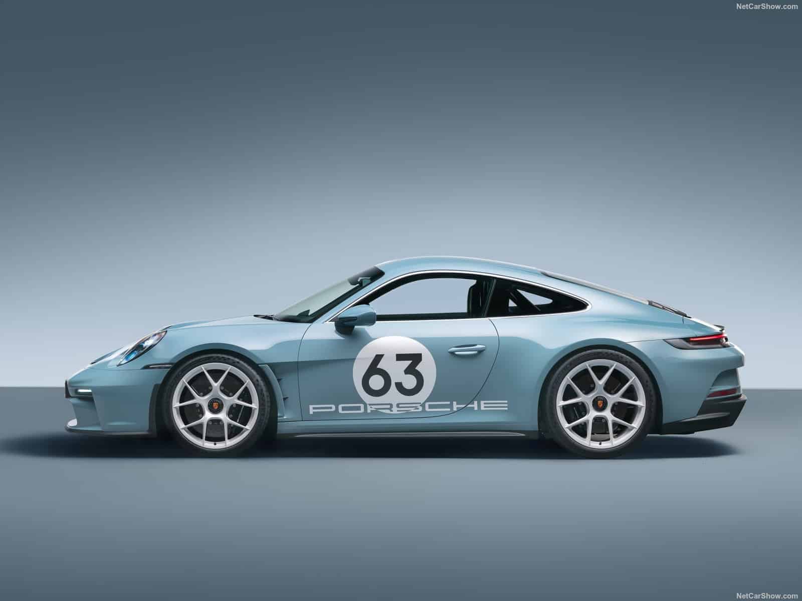 Porsche 911 S/T, l'auto dei puristi: 6 cilindri della GT3 RS e cambio manuale