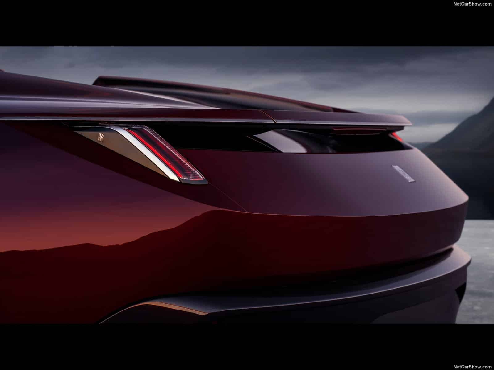 Rolls-Royce Droptail: l'apice del lusso con "La Rose Noire"