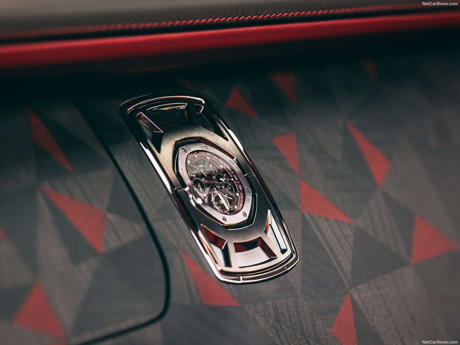 Rolls-Royce Droptail: l'apice del lusso con "La Rose Noire"