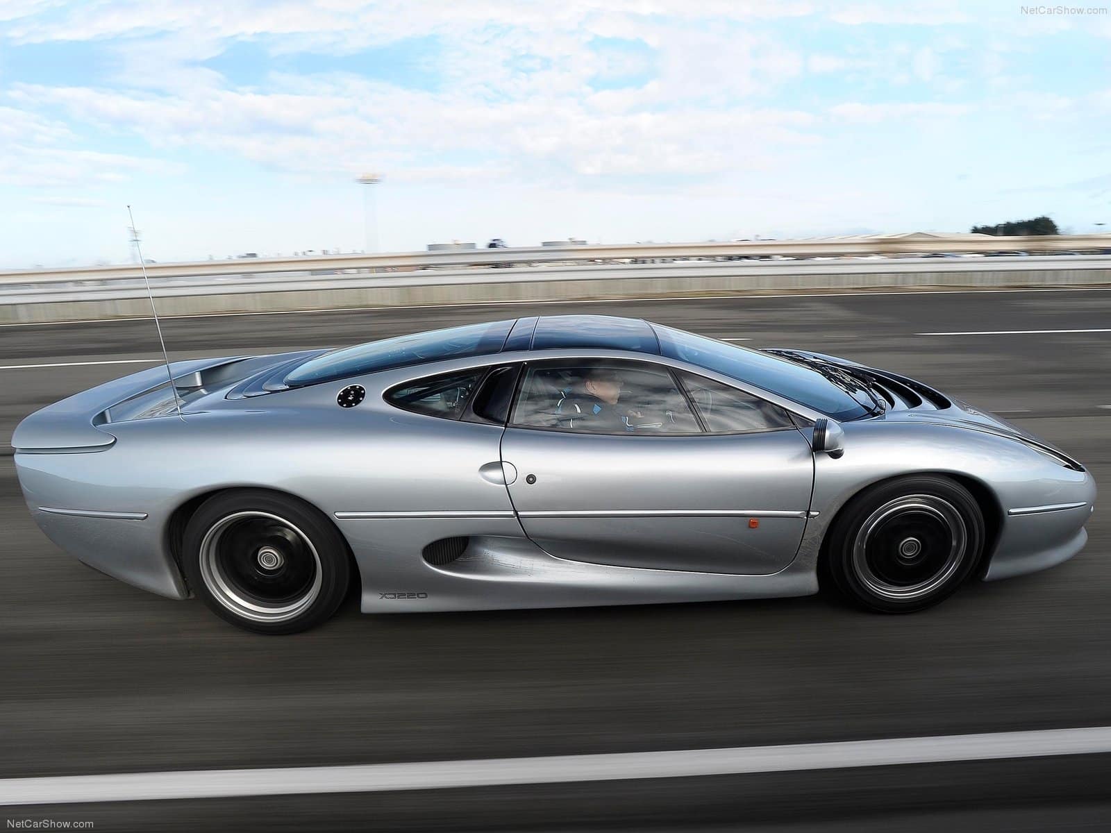 Supercar degli anni '90: le più belle e originali del decennio