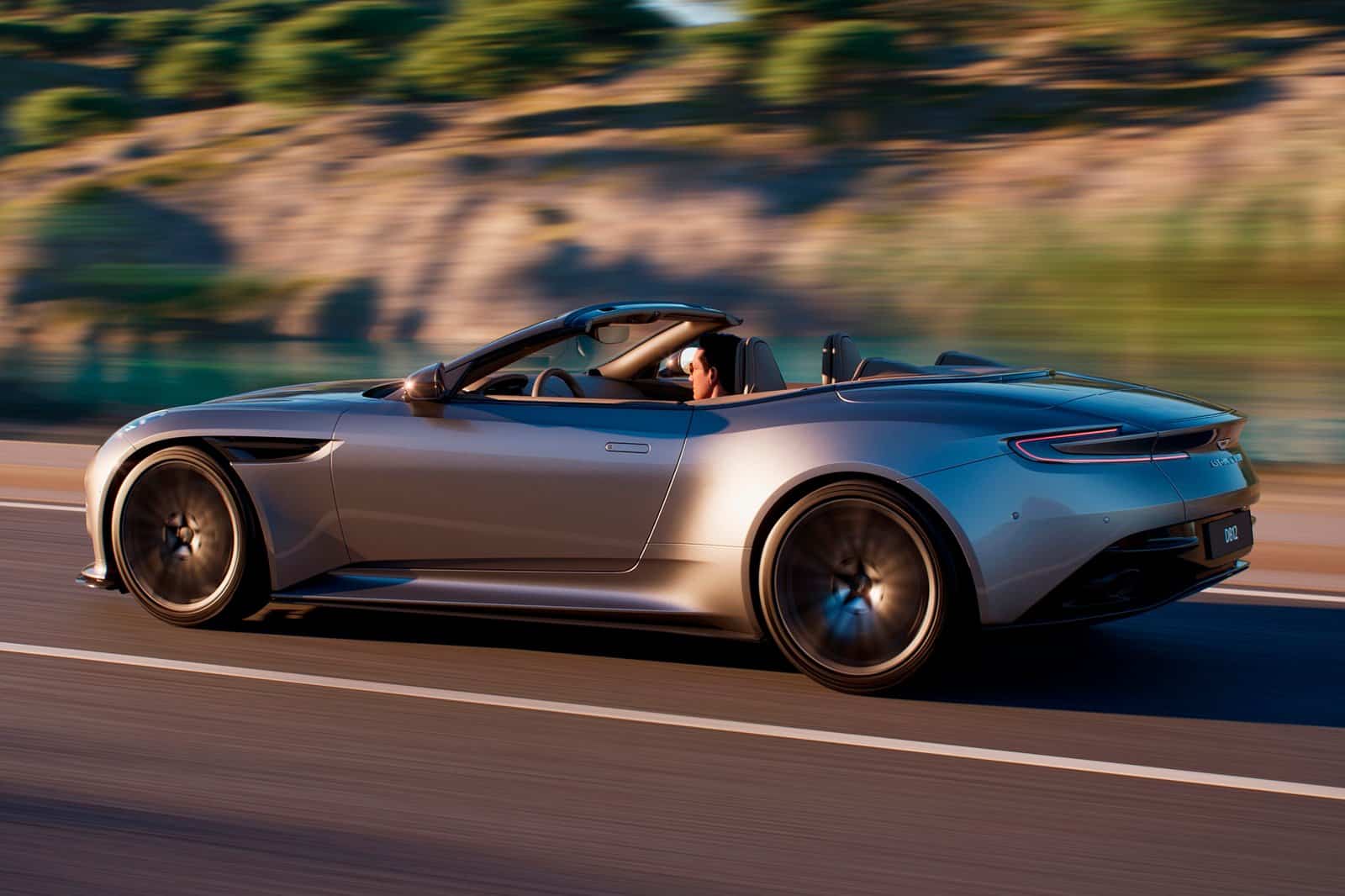 Aston Martin DB12 Volante: 680 CV a cielo aperto