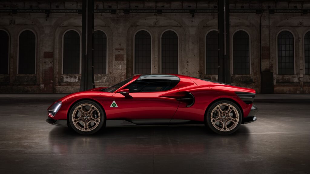 Alfa Romeo 33 Stradale: il ritorno della fuoriserie di Arese, 56 anni dopo