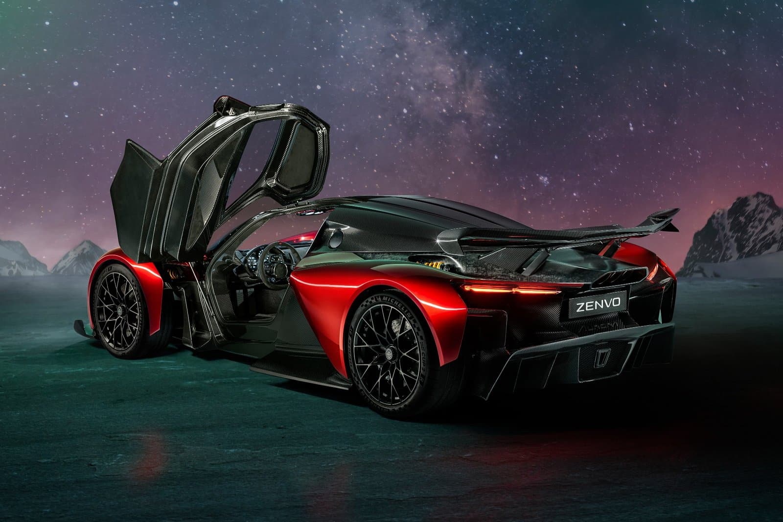 Zenvo Aurora: presentata la hypercar ibrida con V12 e 1850 CV di potenza