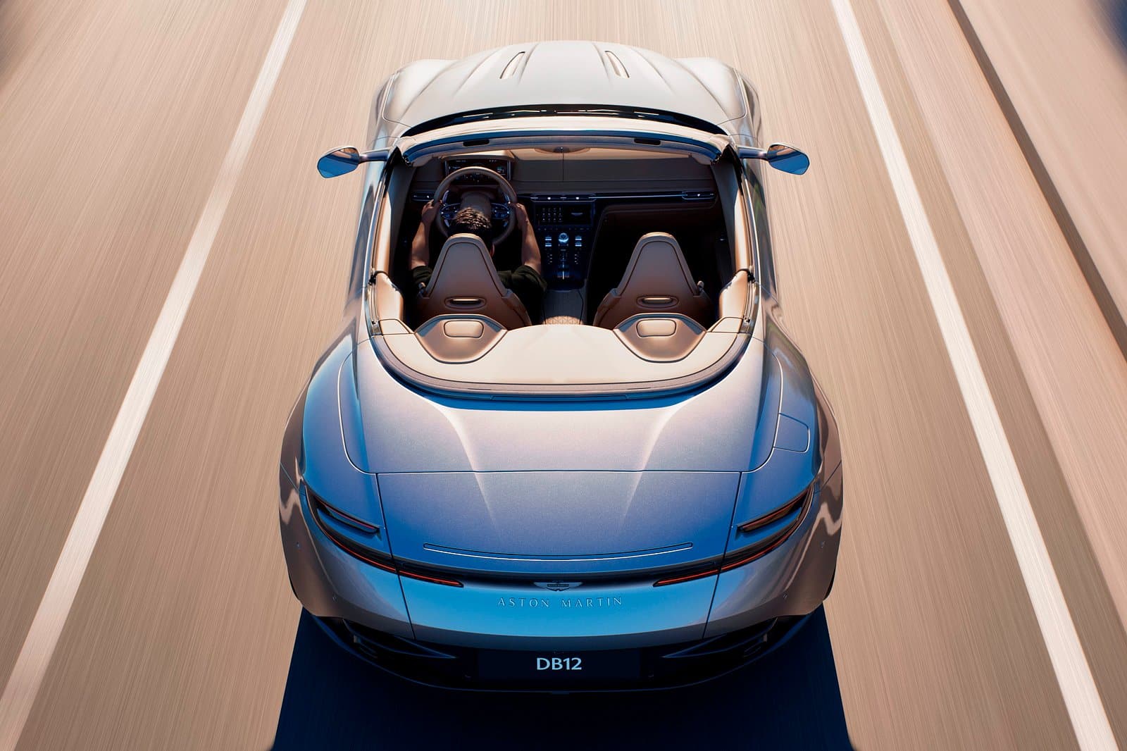 Aston Martin DB12 Volante: 680 CV a cielo aperto