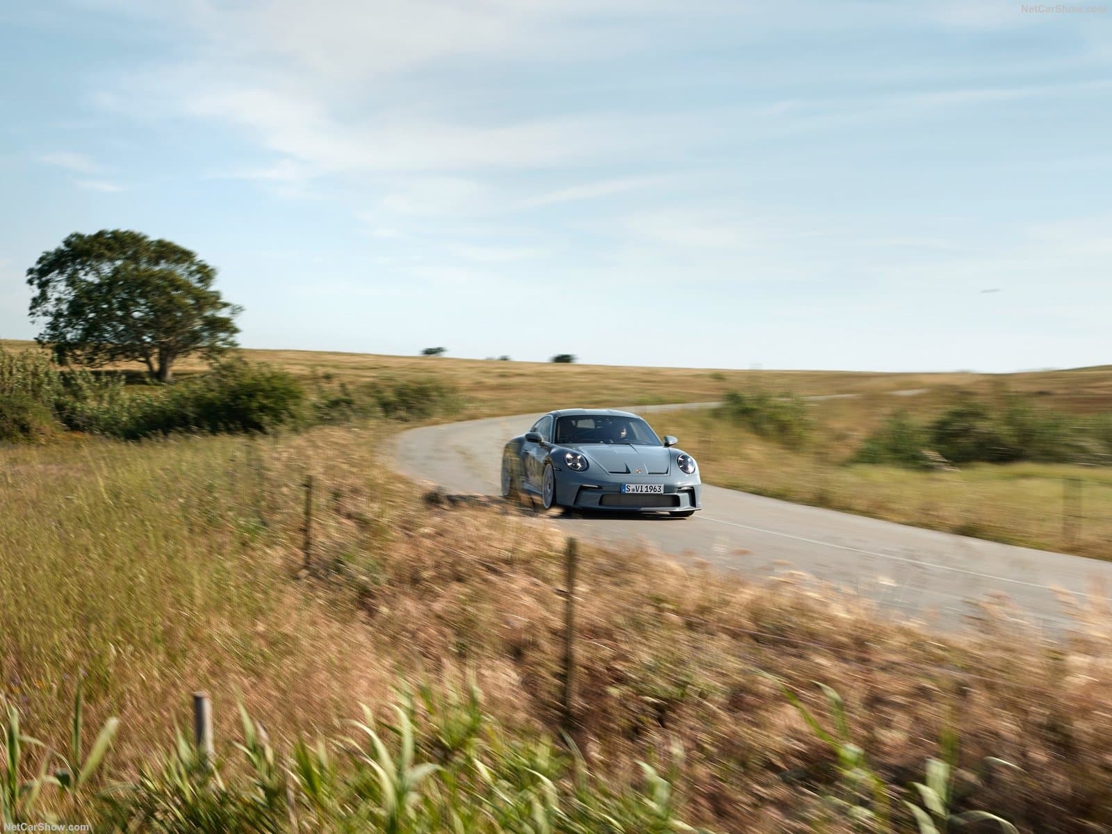 Porsche 911 S/T, l'auto dei puristi: 6 cilindri della GT3 RS e cambio manuale