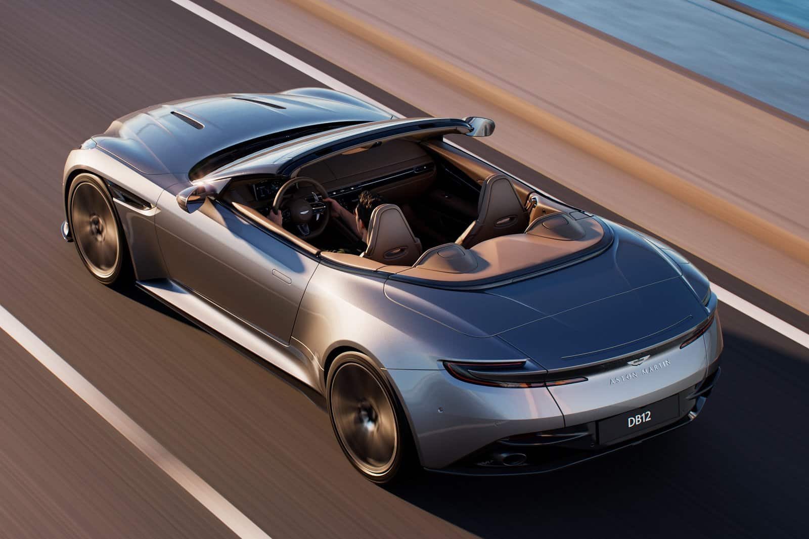 Aston Martin DB12 Volante: 680 CV a cielo aperto