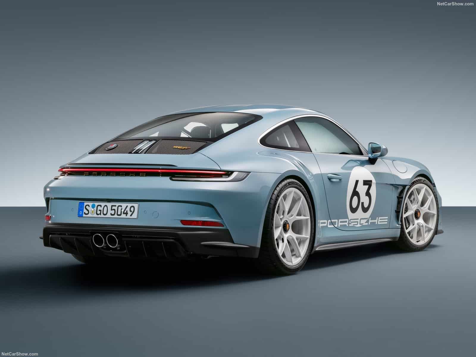 Porsche 911 S/T, l'auto dei puristi: 6 cilindri della GT3 RS e cambio manuale
