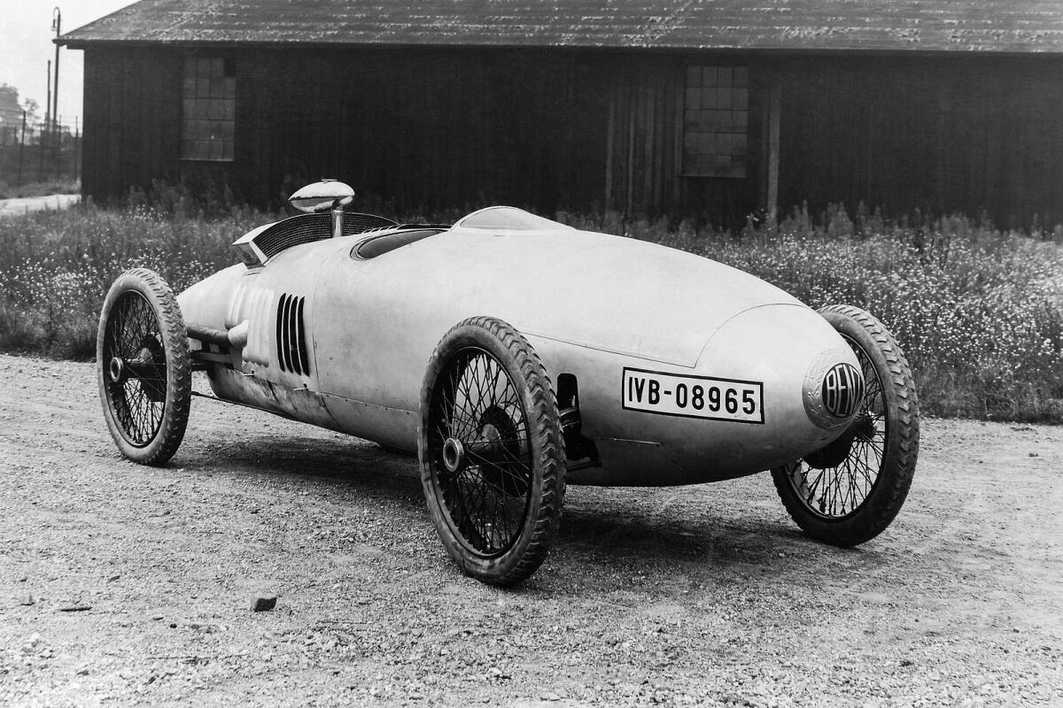 Mercedes Benz RH: 100 anni fa la prima auto da corsa con motore centrale - 