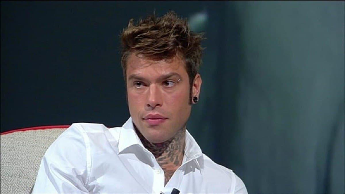 Fedez ricoverato per un'emorragia interna causata da due ulcere - 