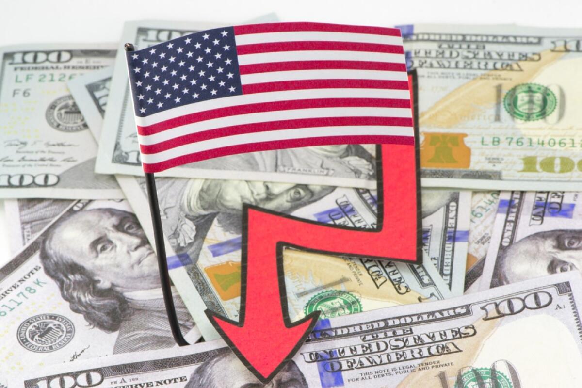Shutdown USA 2023: tensioni fiscali, implicazioni fiscali e futuro dell'economia - US economic crisis in the financial sector