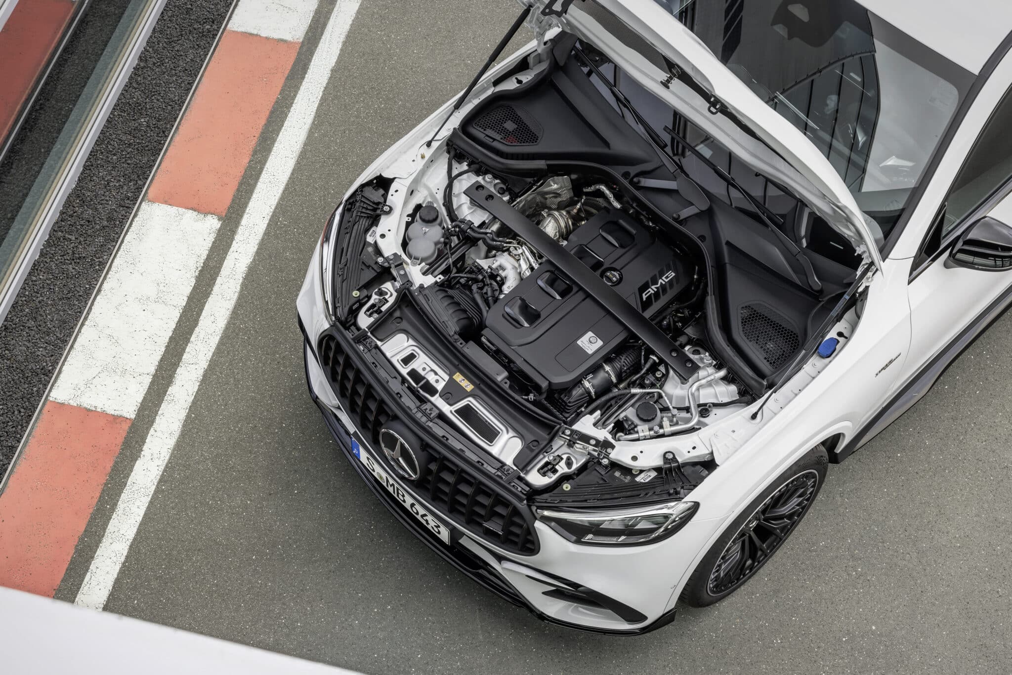 Mercedes-AMG GLC Coupé 2023: addio al V6 e al V8, ecco il 4 cilindri con turbo elettrico