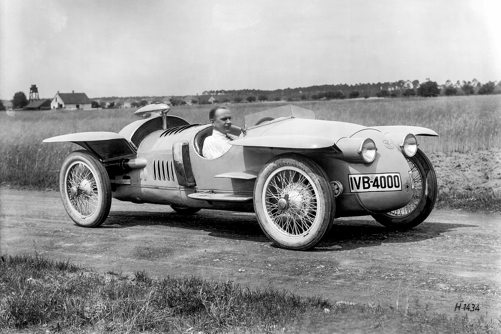 Mercedes Benz RH: 100 anni fa la prima auto da corsa con motore centrale