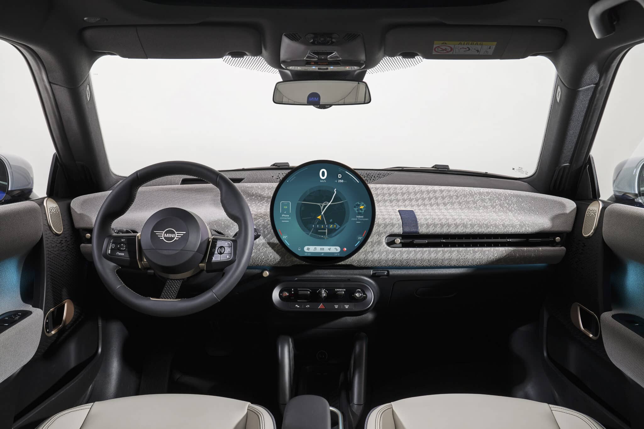 Mini Cooper 2024: l'iconica utilitaria inglese si rinnova per la quinta volta