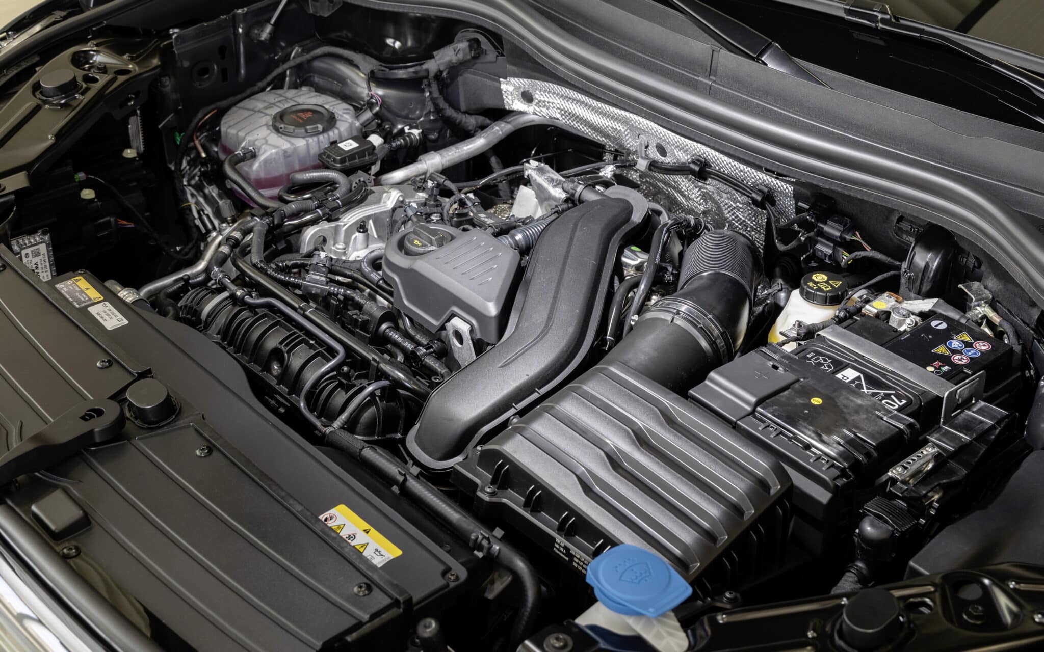 Volkswagen Tiguan 2024: design rinnovato e motorizzazioni ibride plug-in per la terza generazione della suv di Wolfsburg