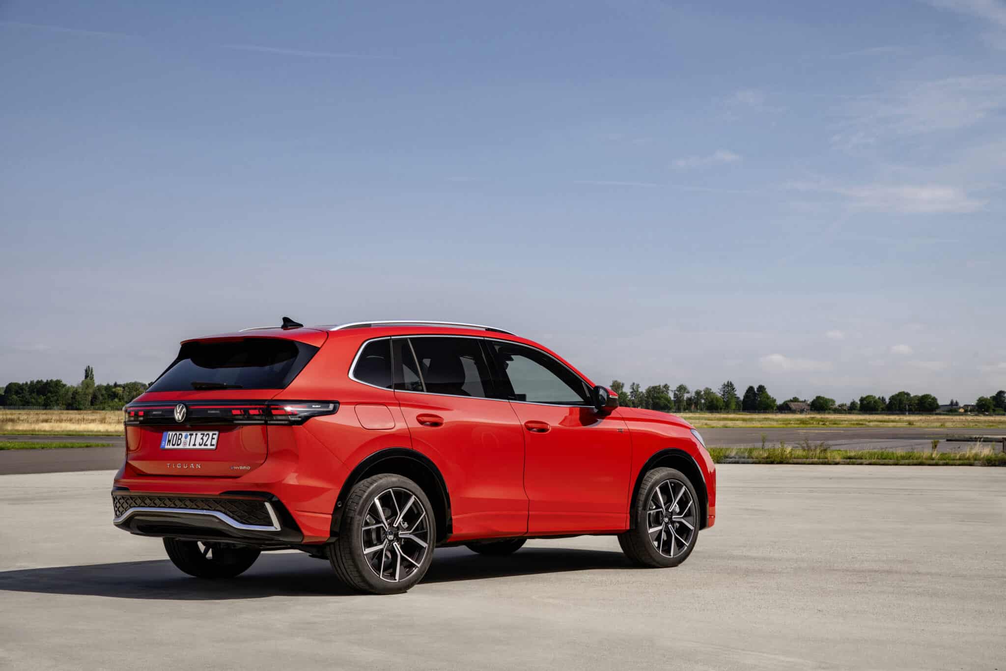 Volkswagen Tiguan 2024: design rinnovato e motorizzazioni ibride plug-in per la terza generazione della suv di Wolfsburg