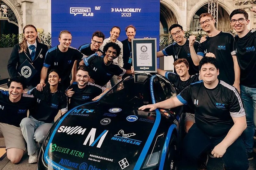 Gli studenti che hanno lavorato sull'auto da record