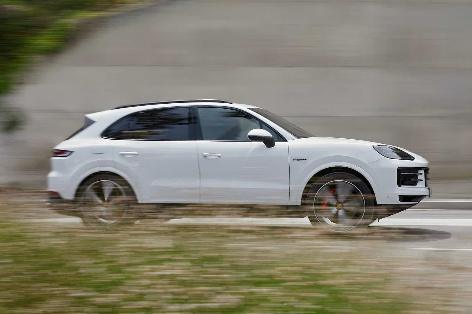 Porsche Cayenne S E-Hybrid: V6 ibrido da 519 CV