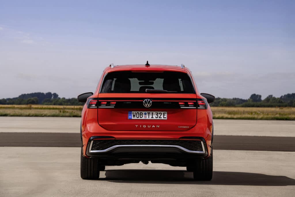 Volkswagen Tiguan 2024: design rinnovato e motorizzazioni ibride plug-in per la terza generazione della suv di Wolfsburg