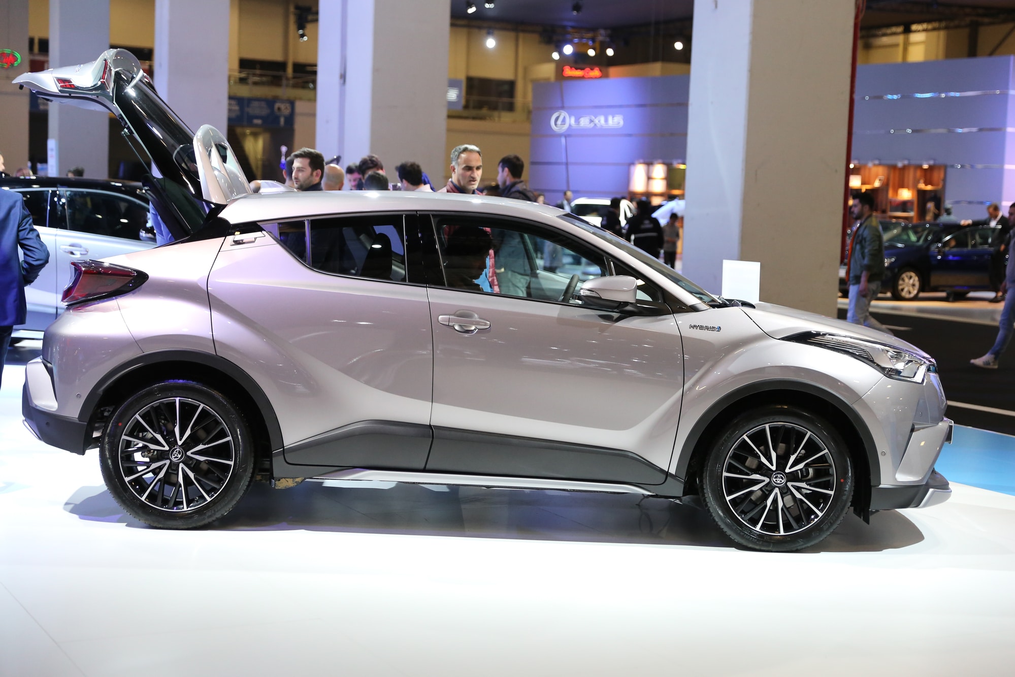 Suv ibrido Toyota C-HR in Turchia nel 2017.