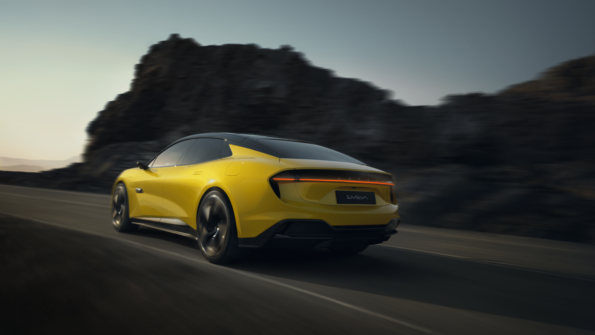 Lotus Emeya: svelata la nuova Hyper-GT da oltre 900 CV