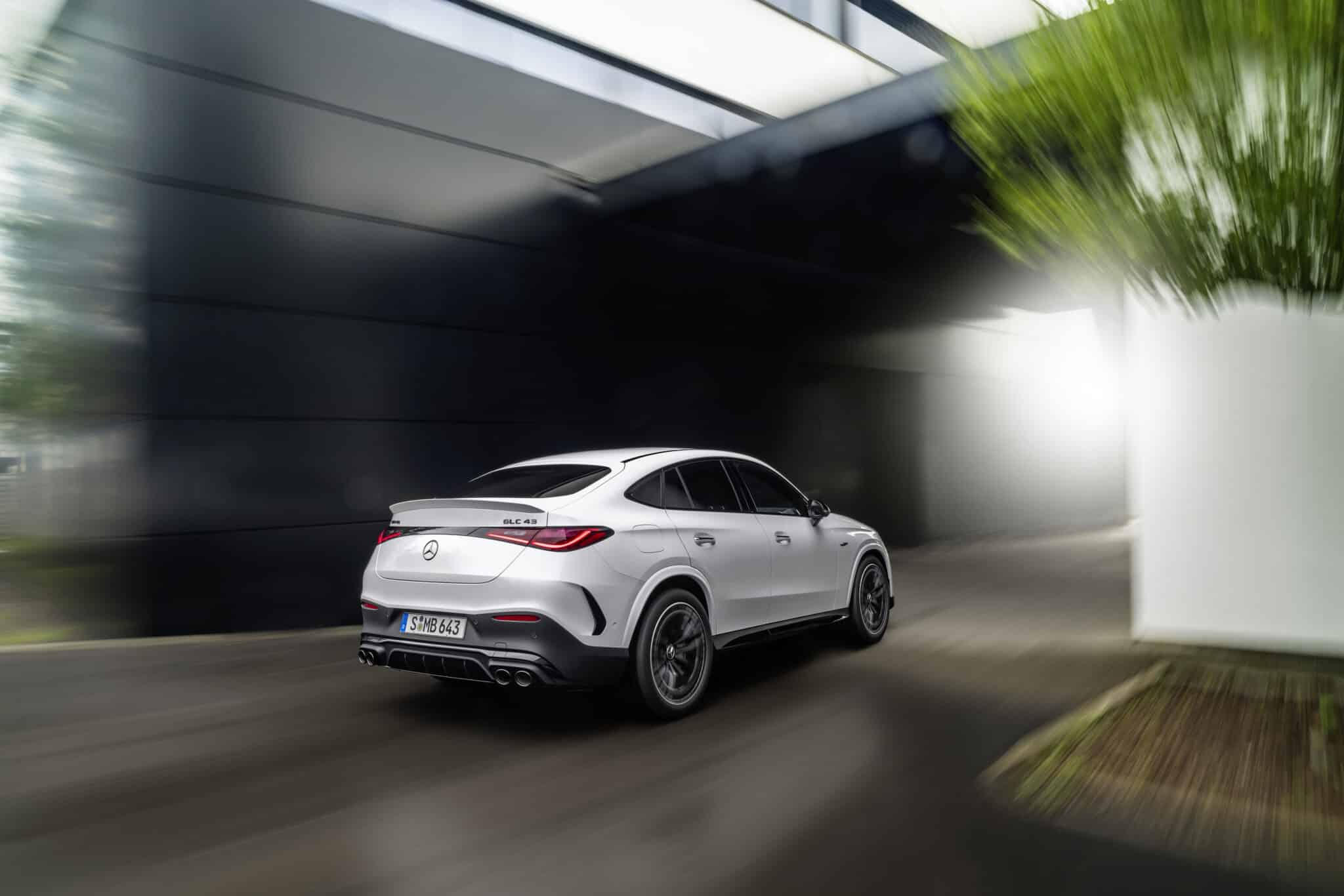 Mercedes-AMG GLC Coupé 2023: addio al V6 e al V8, ecco il 4 cilindri con turbo elettrico