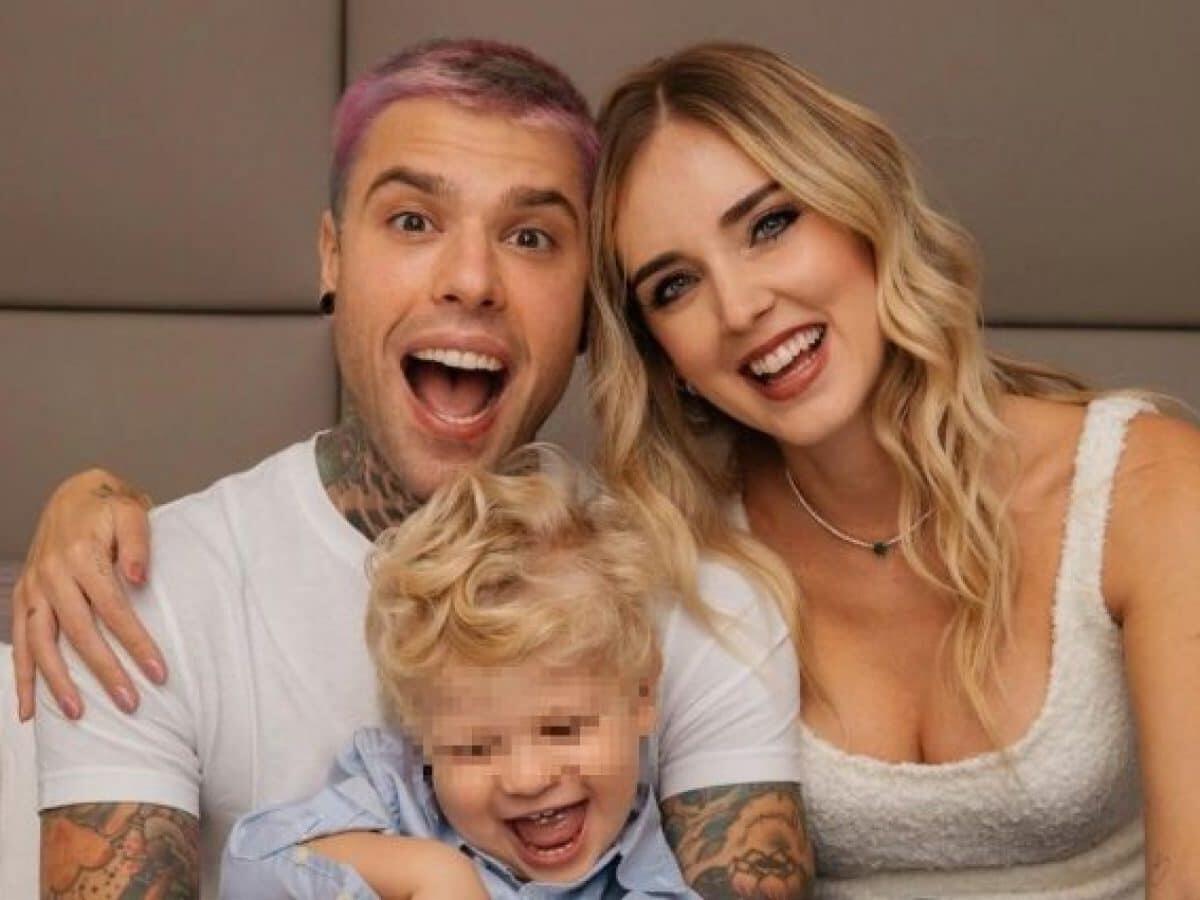 Fedez è stato dimesso dopo otto giorni di ricovero - Fedez con la moglie Chiara Ferragni e il figlio Leona - Credits: Oggi.it