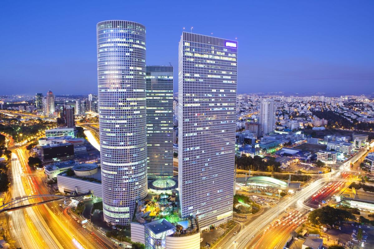 La Silicon Wadi in crisi a causa della guerra in Medioriente: tante start-up ed aziende a rischio - Tel Aviv at sunset, Israel