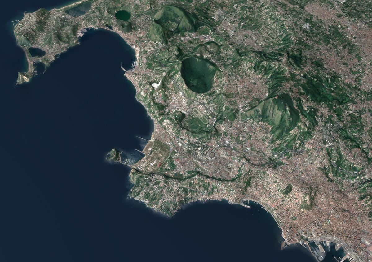 Nuova scossa di magnitudo 3.6 ai Campi Flegrei: percepita anche a Napoli - 